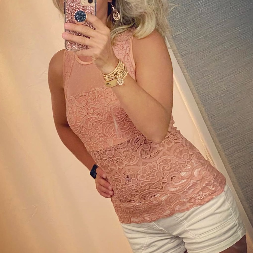 VENUS Lace cut out back top
Size xs